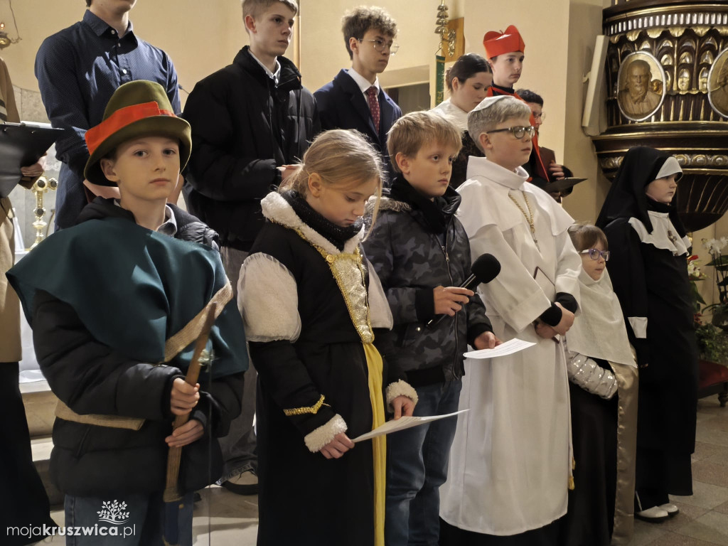 W Kruszwicy trwa Noc Świętych [ZDJĘCIA, VIDEO]