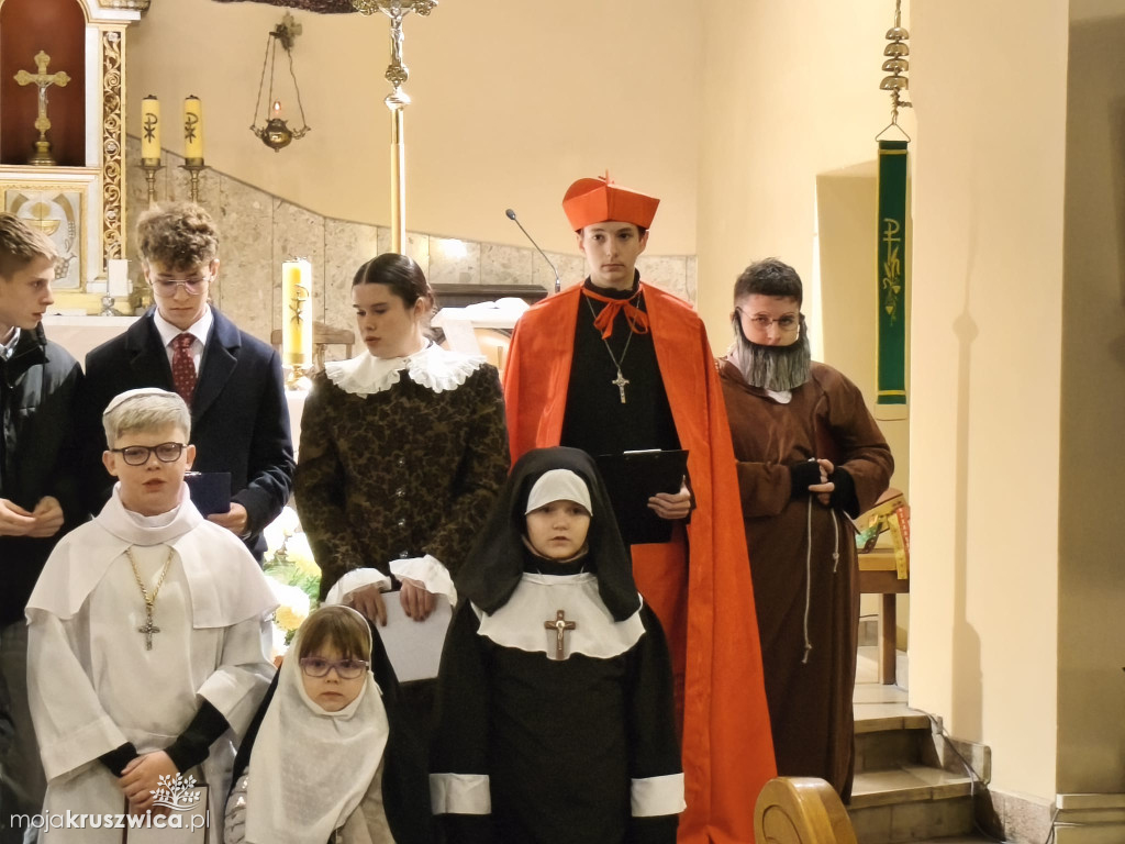 W Kruszwicy trwa Noc Świętych [ZDJĘCIA, VIDEO]