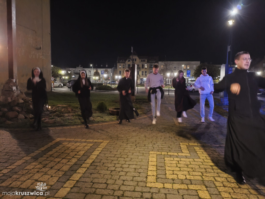 W Kruszwicy trwa Noc Świętych [ZDJĘCIA, VIDEO]