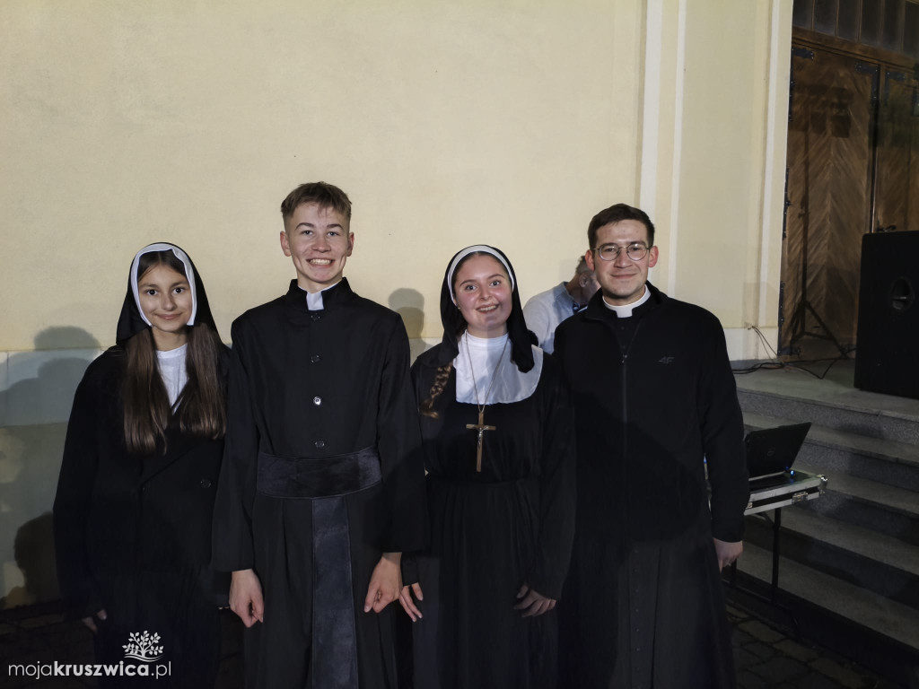 W Kruszwicy trwa Noc Świętych [ZDJĘCIA, VIDEO]