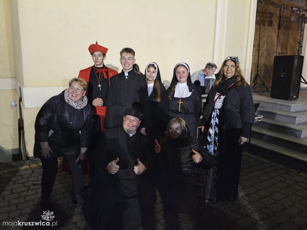 W Kruszwicy trwa Noc Świętych [ZDJĘCIA, VIDEO]