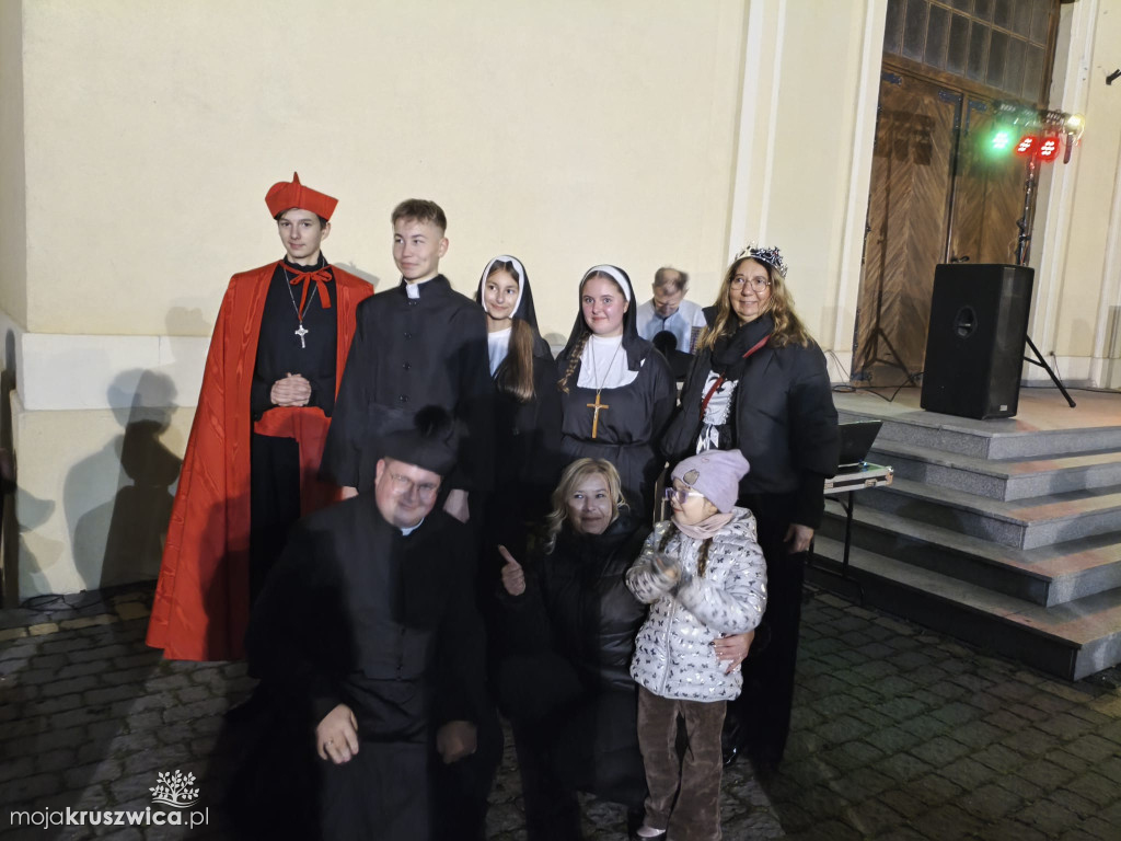 W Kruszwicy trwa Noc Świętych [ZDJĘCIA, VIDEO]