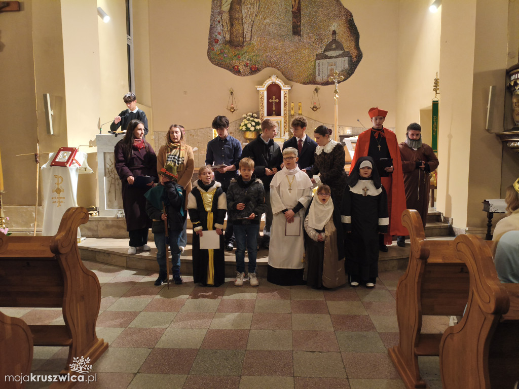 W Kruszwicy trwa Noc Świętych [ZDJĘCIA, VIDEO]