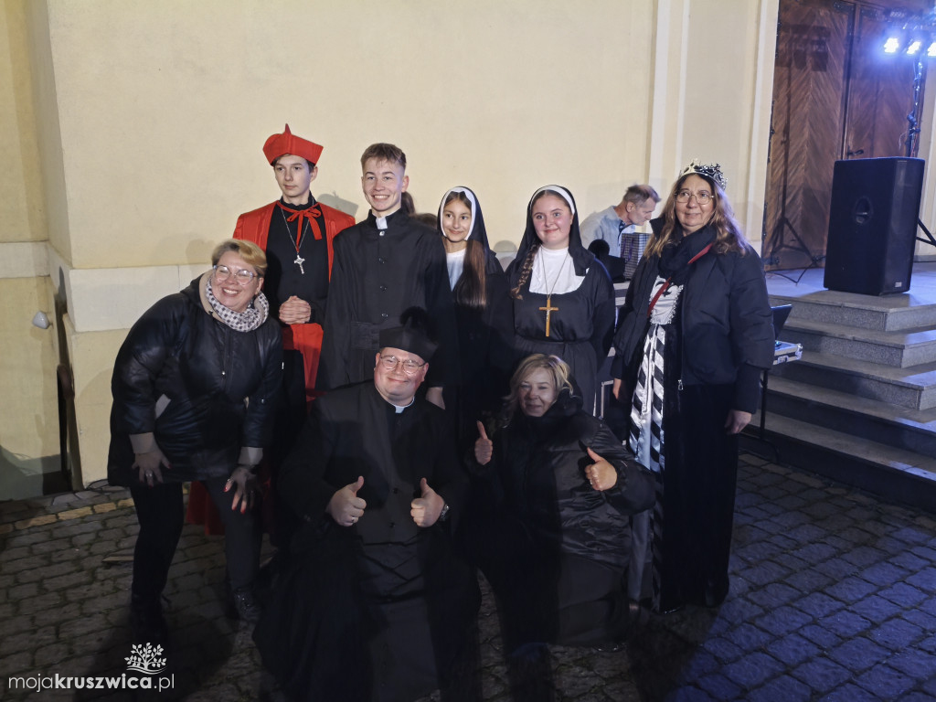 W Kruszwicy trwa Noc Świętych [ZDJĘCIA, VIDEO]