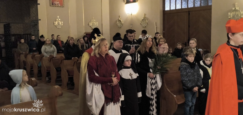 W Kruszwicy trwa Noc Świętych [ZDJĘCIA, VIDEO]