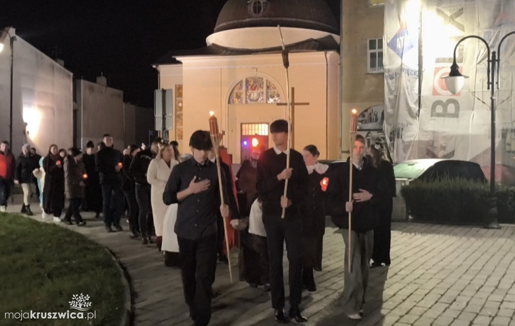 W Kruszwicy trwa Noc Świętych [ZDJĘCIA, VIDEO]