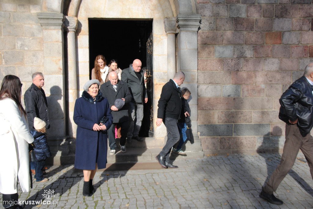 Wszystkich Świętych w Kruszwicy: Dziś wspominamy naszych zmarłych [ZDJĘCIA, VIDEO]