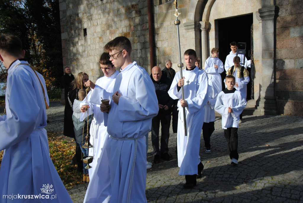Wszystkich Świętych w Kruszwicy: Dziś wspominamy naszych zmarłych [ZDJĘCIA, VIDEO]