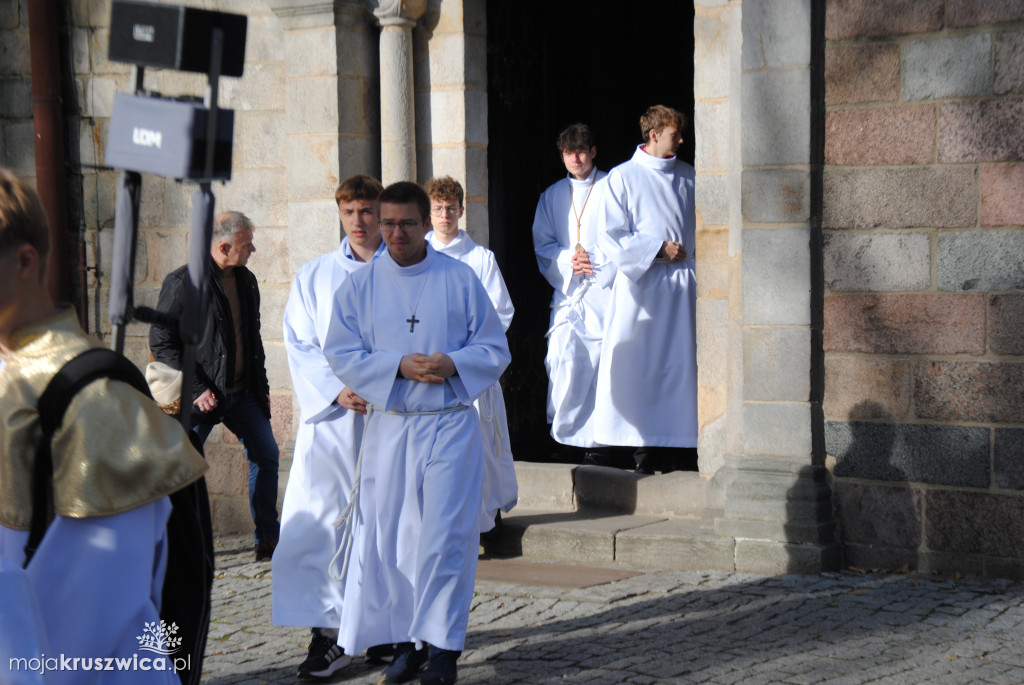 Wszystkich Świętych w Kruszwicy: Dziś wspominamy naszych zmarłych [ZDJĘCIA, VIDEO]