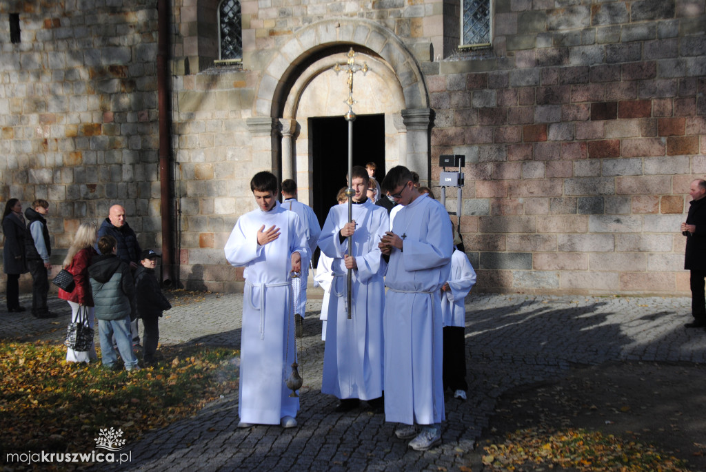 Wszystkich Świętych w Kruszwicy: Dziś wspominamy naszych zmarłych [ZDJĘCIA, VIDEO]