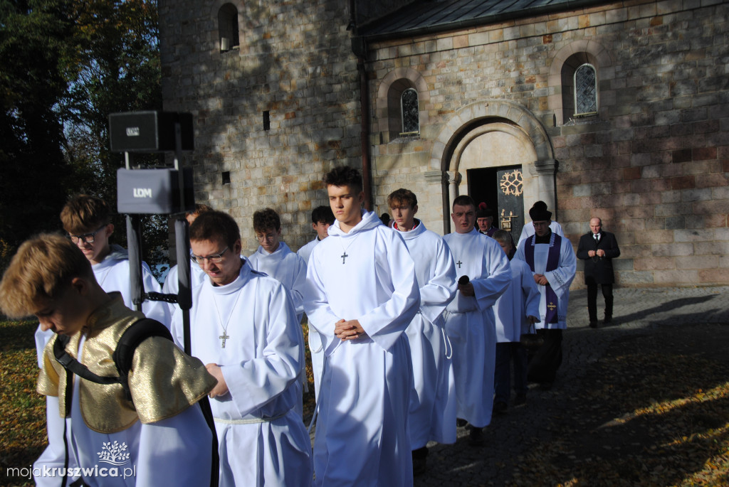 Wszystkich Świętych w Kruszwicy: Dziś wspominamy naszych zmarłych [ZDJĘCIA, VIDEO]