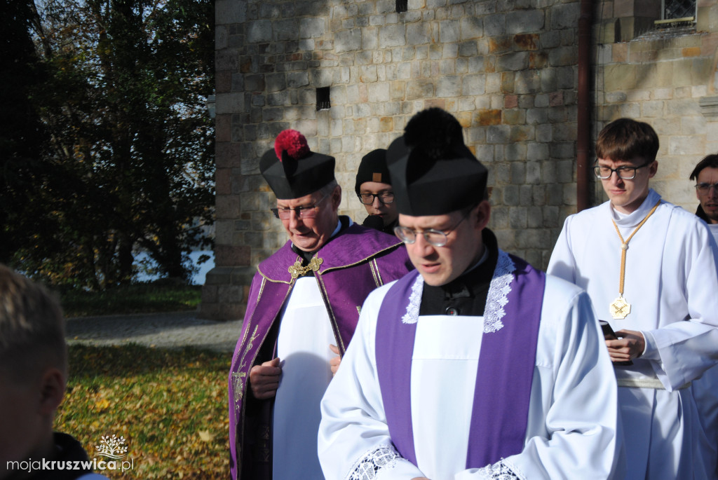 Wszystkich Świętych w Kruszwicy: Dziś wspominamy naszych zmarłych [ZDJĘCIA, VIDEO]