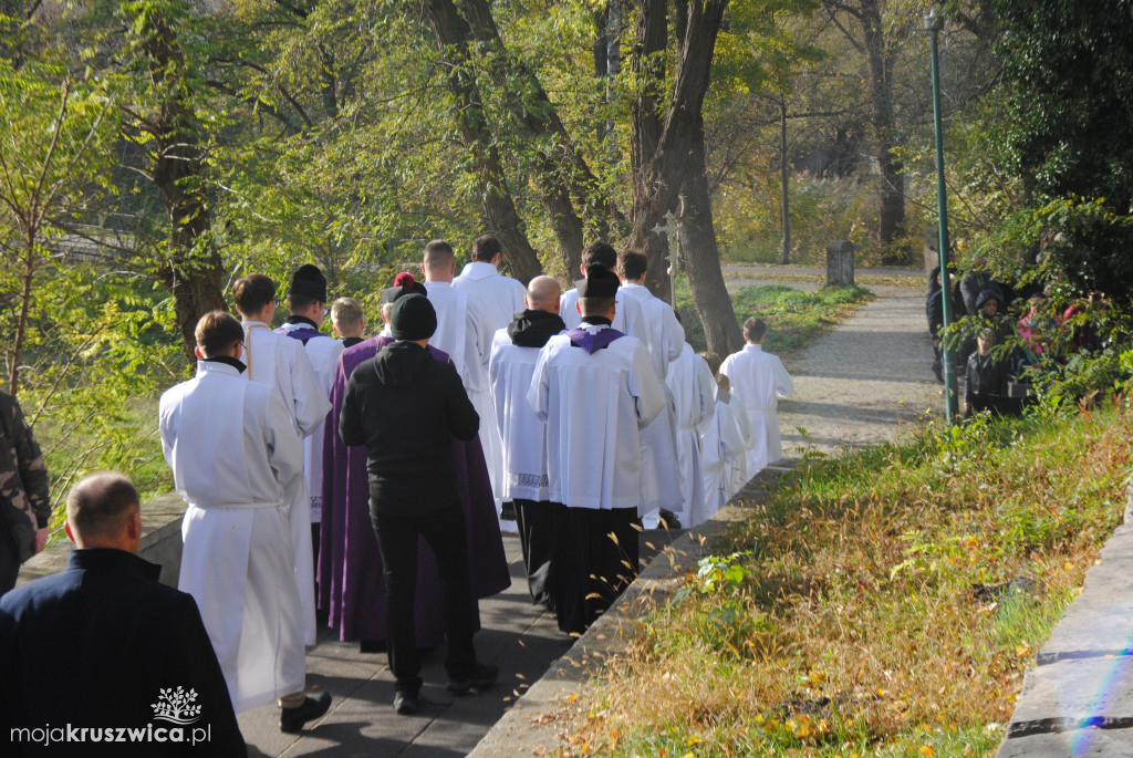 Wszystkich Świętych w Kruszwicy: Dziś wspominamy naszych zmarłych [ZDJĘCIA, VIDEO]