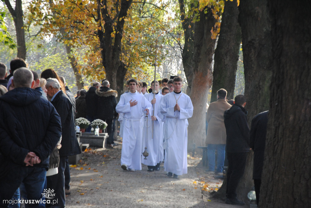 Wszystkich Świętych w Kruszwicy: Dziś wspominamy naszych zmarłych [ZDJĘCIA, VIDEO]