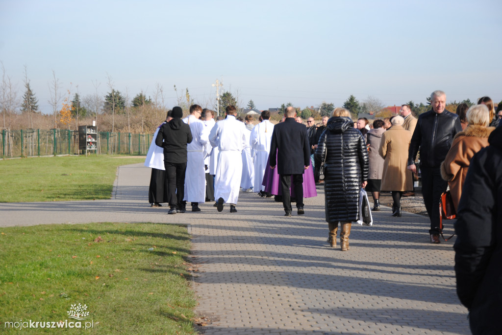 Wszystkich Świętych w Kruszwicy: Dziś wspominamy naszych zmarłych [ZDJĘCIA, VIDEO]