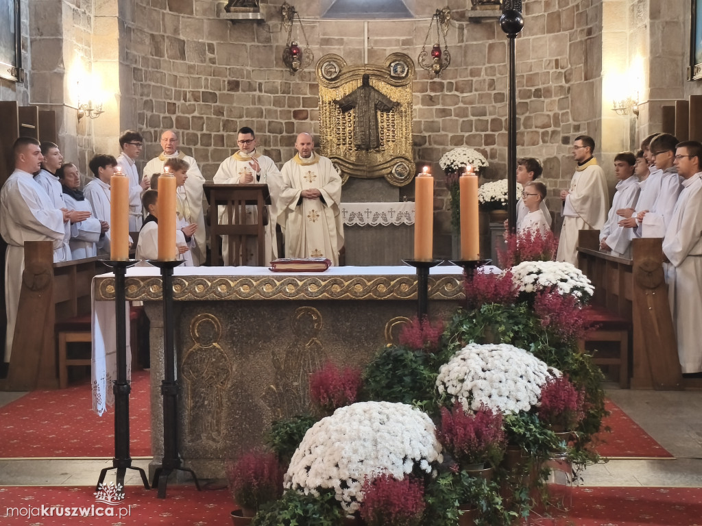 Wszystkich Świętych w Kruszwicy: Dziś wspominamy naszych zmarłych [ZDJĘCIA, VIDEO]