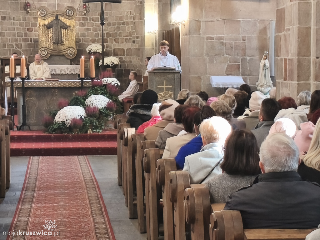 Wszystkich Świętych w Kruszwicy: Dziś wspominamy naszych zmarłych [ZDJĘCIA, VIDEO]