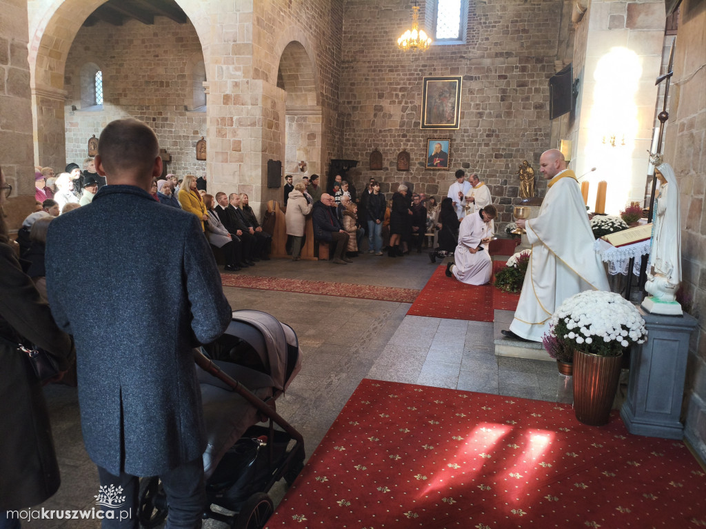 Wszystkich Świętych w Kruszwicy: Dziś wspominamy naszych zmarłych [ZDJĘCIA, VIDEO]