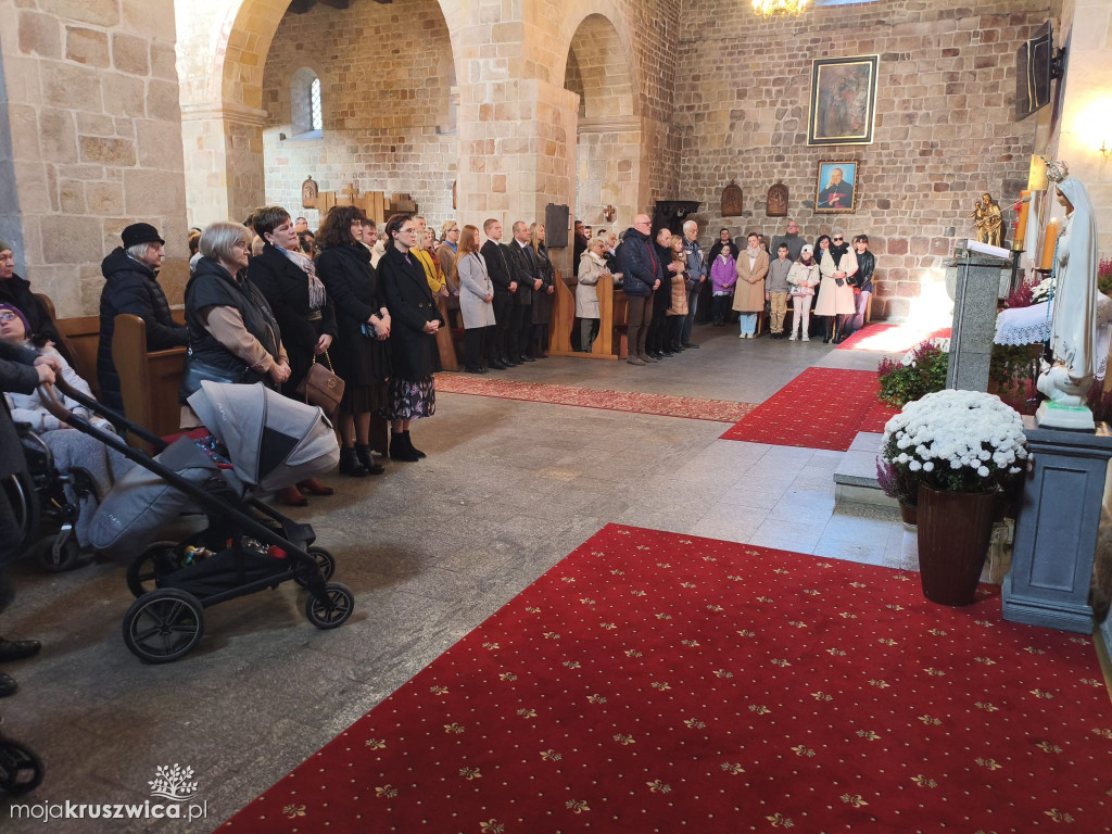 Wszystkich Świętych w Kruszwicy: Dziś wspominamy naszych zmarłych [ZDJĘCIA, VIDEO]