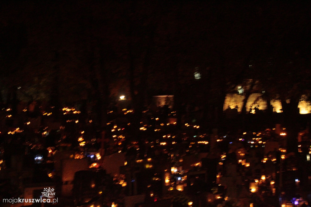 Wieczór na kruszwickim cmentarzu 2025