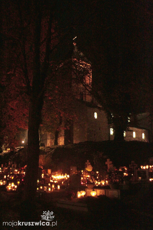 Wieczór na kruszwickim cmentarzu 2025