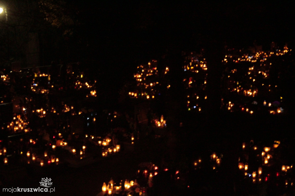 Wieczór na kruszwickim cmentarzu 2025