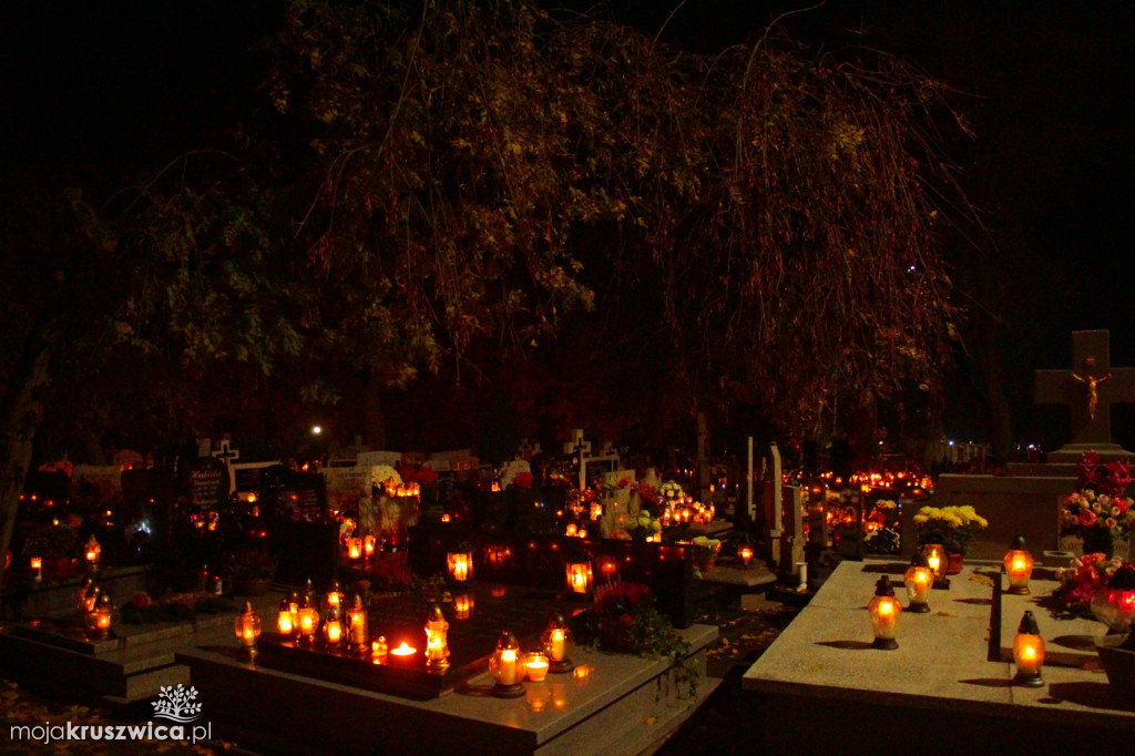 Wieczór na kruszwickim cmentarzu 2025