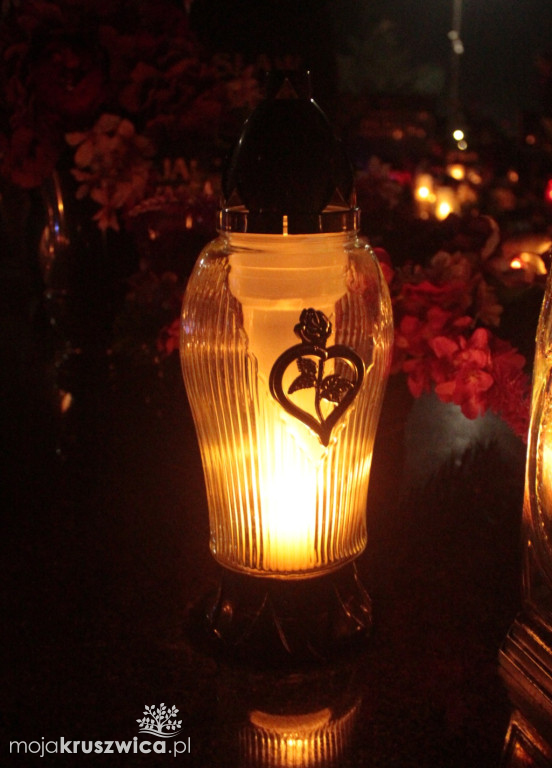 Wieczór na kruszwickim cmentarzu 2025