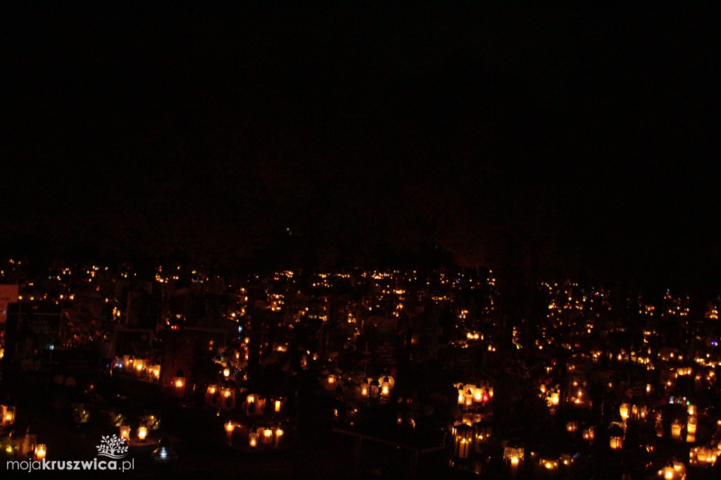 Wieczór na kruszwickim cmentarzu 2025