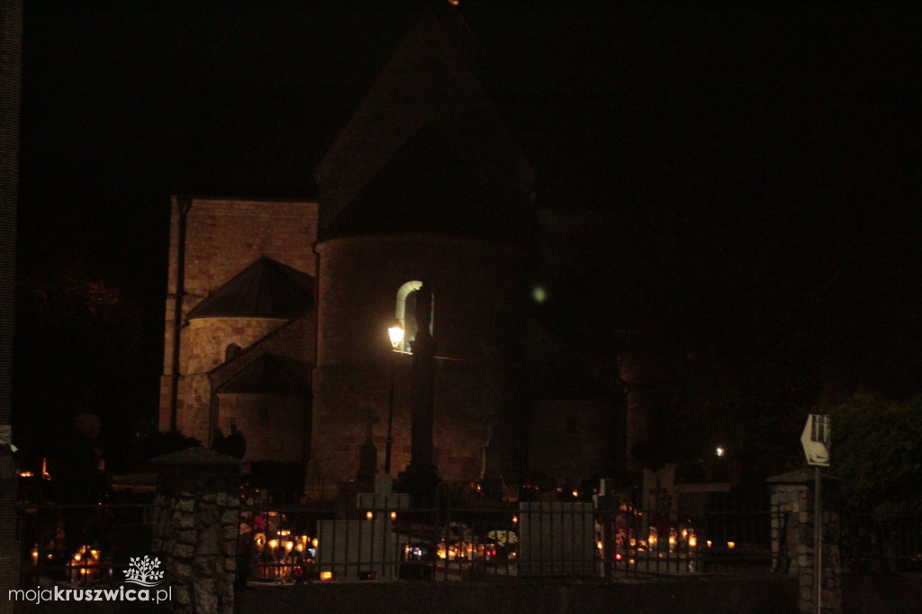 Wieczór na kruszwickim cmentarzu 2025
