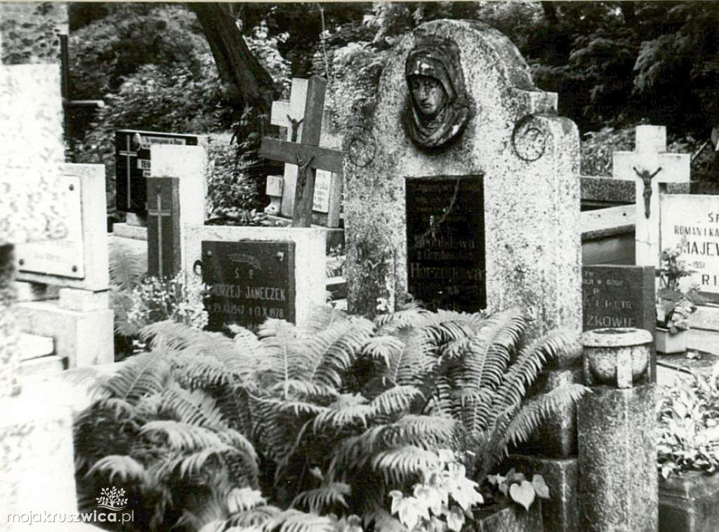 Spacerkiem po kruszwickim cmentarzu 45 lat temu. Zobacz najbardziej znane groby