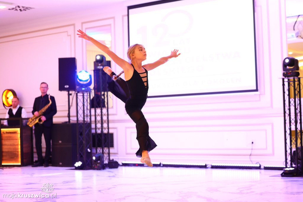 Jubileusz 120-lecia Związku Nauczycielstwa Polskiego w Kruszwicy [ZDJĘCIA]