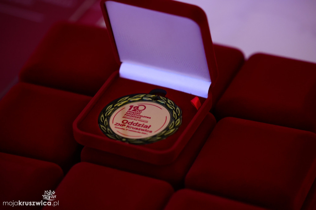 Jubileusz 120-lecia Związku Nauczycielstwa Polskiego w Kruszwicy [ZDJĘCIA]