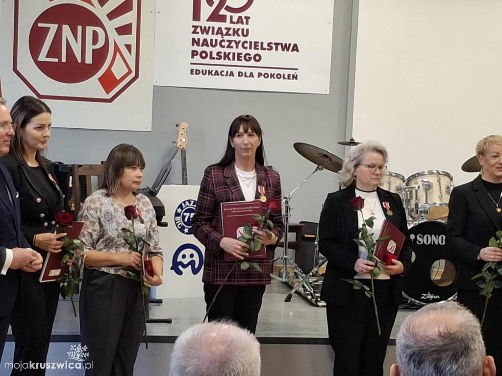 Najwyższe odznaczenia dla nauczycieli z MOW Kruszwica [ZDJĘCIA]