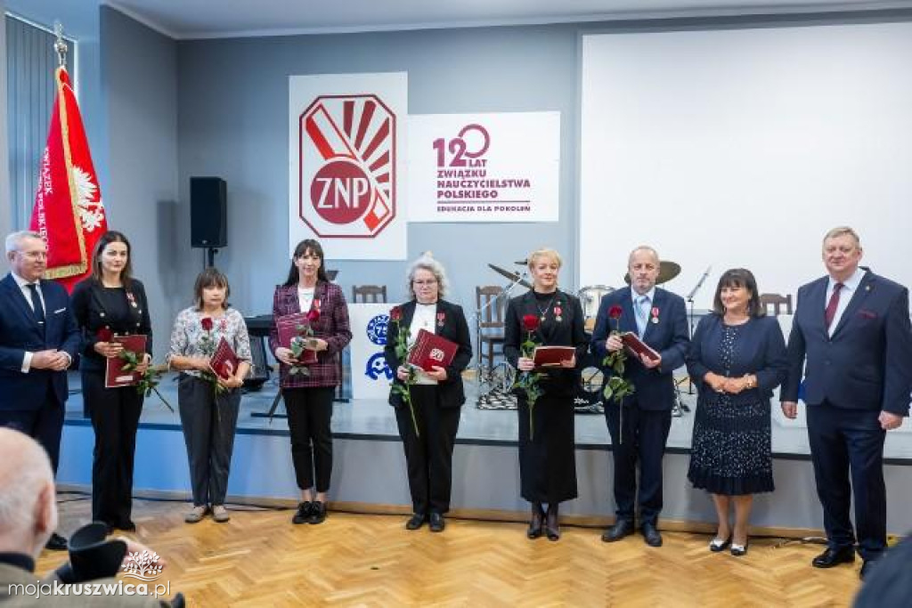 Najwyższe odznaczenia dla nauczycieli z MOW Kruszwica [ZDJĘCIA]