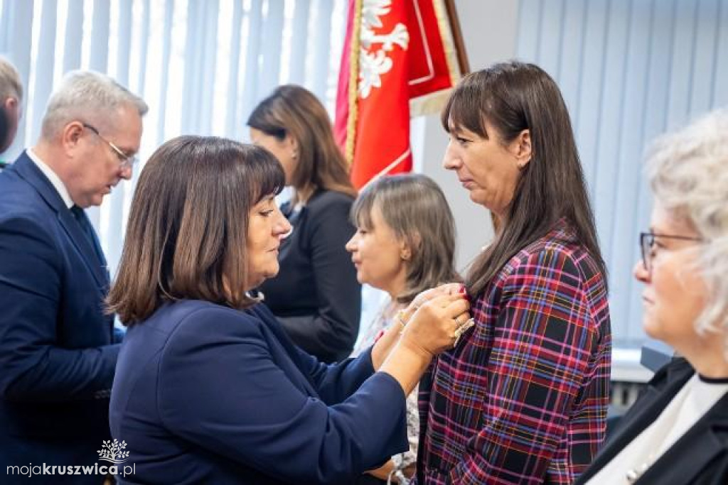 Najwyższe odznaczenia dla nauczycieli z MOW Kruszwica [ZDJĘCIA]