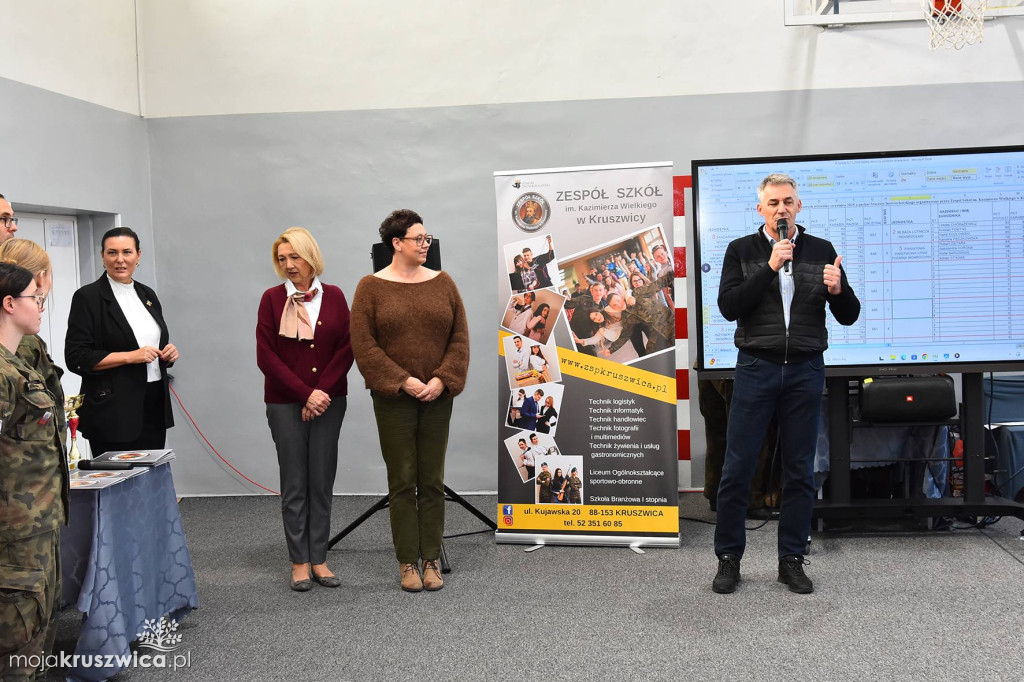 W ZS w Kruszwicy odbył się Turniej Strzelecki Służb Mundurowych [FOTO]