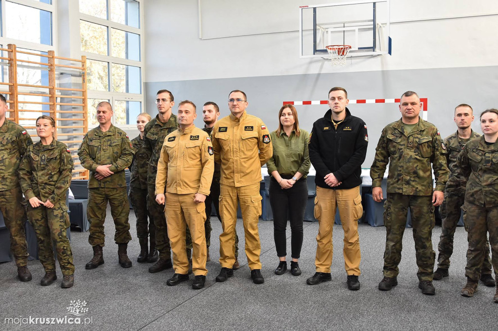 W ZS w Kruszwicy odbył się Turniej Strzelecki Służb Mundurowych [FOTO]
