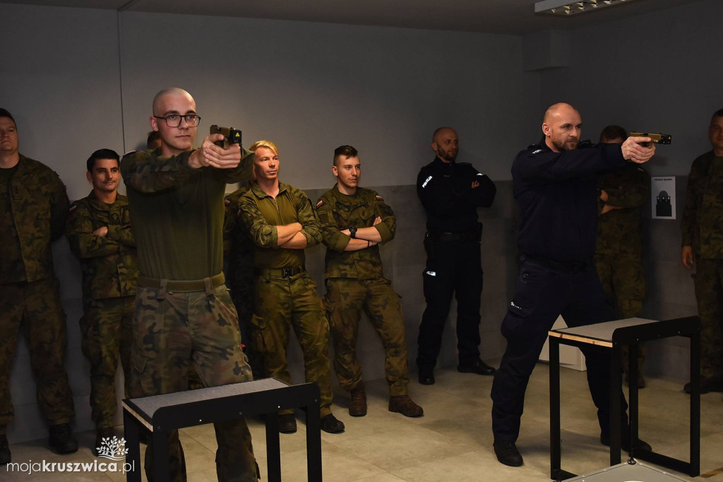 W ZS w Kruszwicy odbył się Turniej Strzelecki Służb Mundurowych [FOTO]
