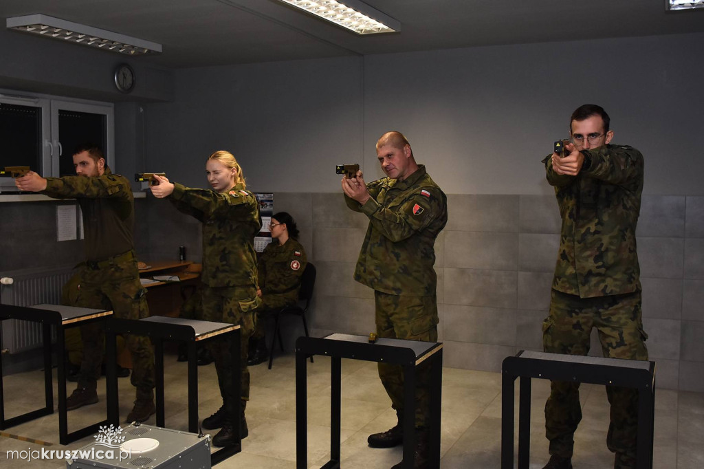 W ZS w Kruszwicy odbył się Turniej Strzelecki Służb Mundurowych [FOTO]