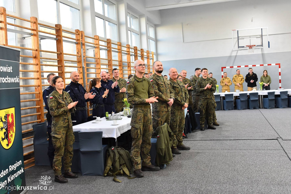 W ZS w Kruszwicy odbył się Turniej Strzelecki Służb Mundurowych [FOTO]