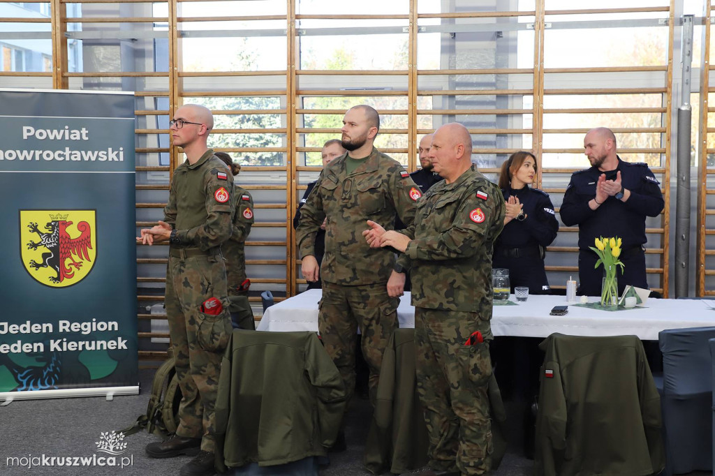 W ZS w Kruszwicy odbył się Turniej Strzelecki Służb Mundurowych [FOTO]