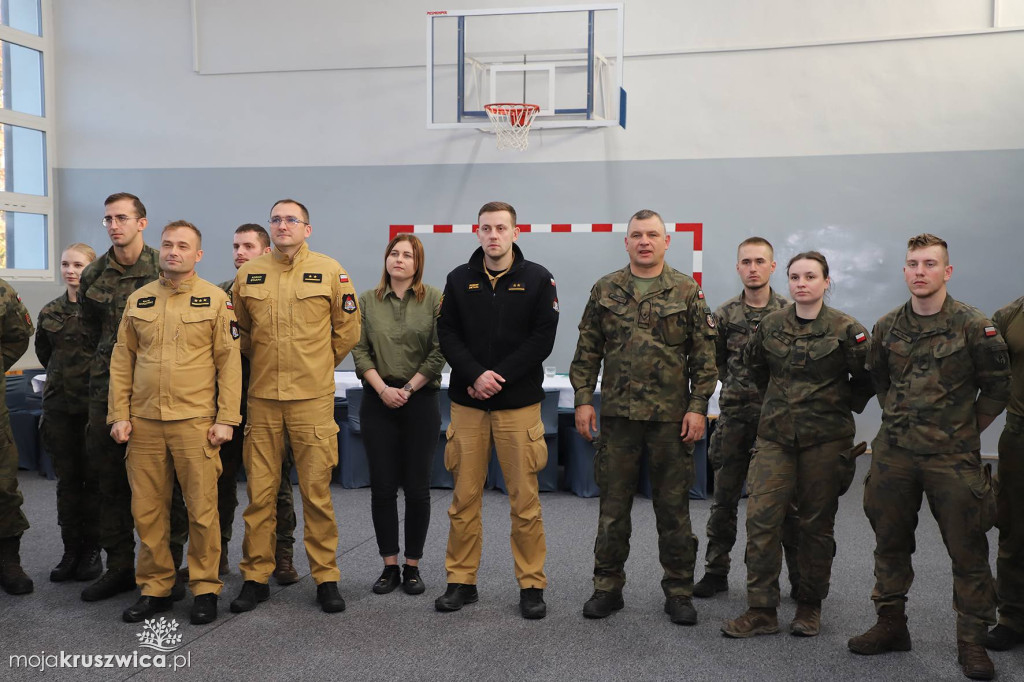 W ZS w Kruszwicy odbył się Turniej Strzelecki Służb Mundurowych [FOTO]