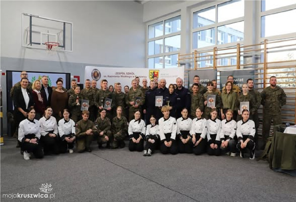 W ZS w Kruszwicy odbył się Turniej Strzelecki Służb Mundurowych [FOTO]