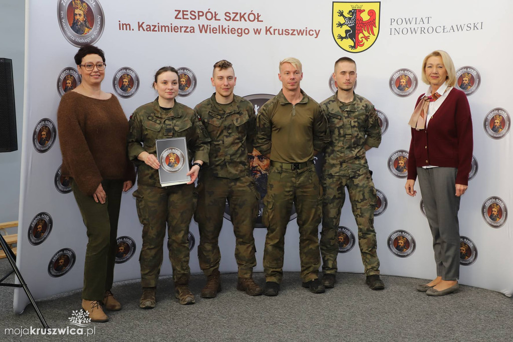 W ZS w Kruszwicy odbył się Turniej Strzelecki Służb Mundurowych [FOTO]