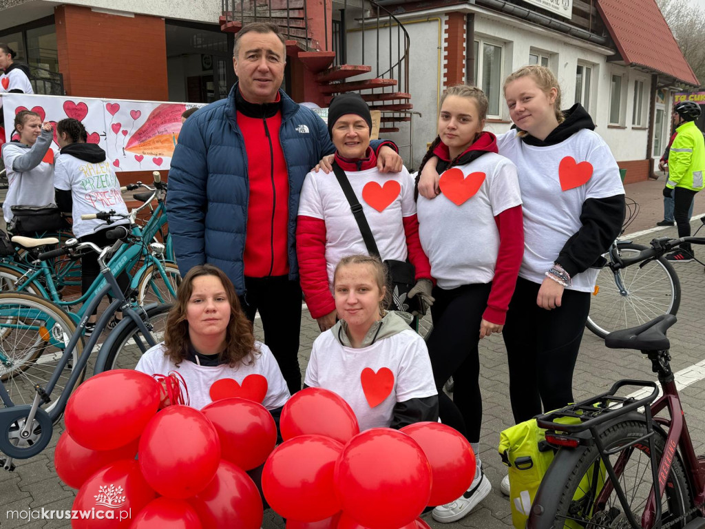 Rajd rowerowy w Kruszwicy w ramach kampanii „Dzieciństwo bez przemocy” [ZDJĘCIA]