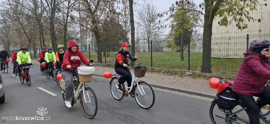 Rajd rowerowy w Kruszwicy w ramach kampanii „Dzieciństwo bez przemocy” [ZDJĘCIA]
