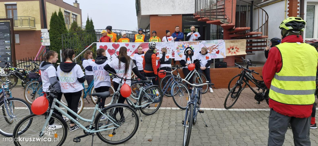 Rajd rowerowy w Kruszwicy w ramach kampanii „Dzieciństwo bez przemocy” [ZDJĘCIA]
