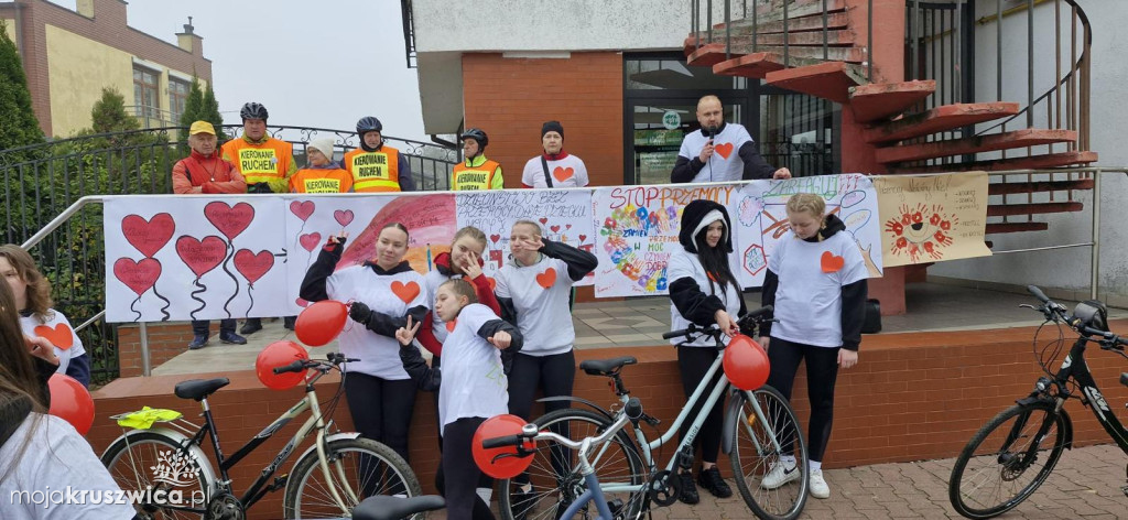 Rajd rowerowy w Kruszwicy w ramach kampanii „Dzieciństwo bez przemocy” [ZDJĘCIA]