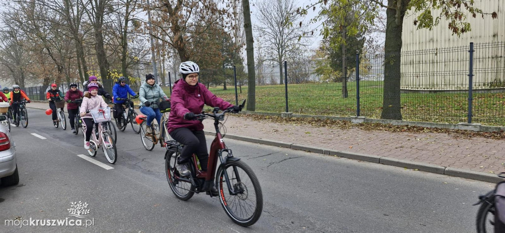 Rajd rowerowy w Kruszwicy w ramach kampanii „Dzieciństwo bez przemocy” [ZDJĘCIA]